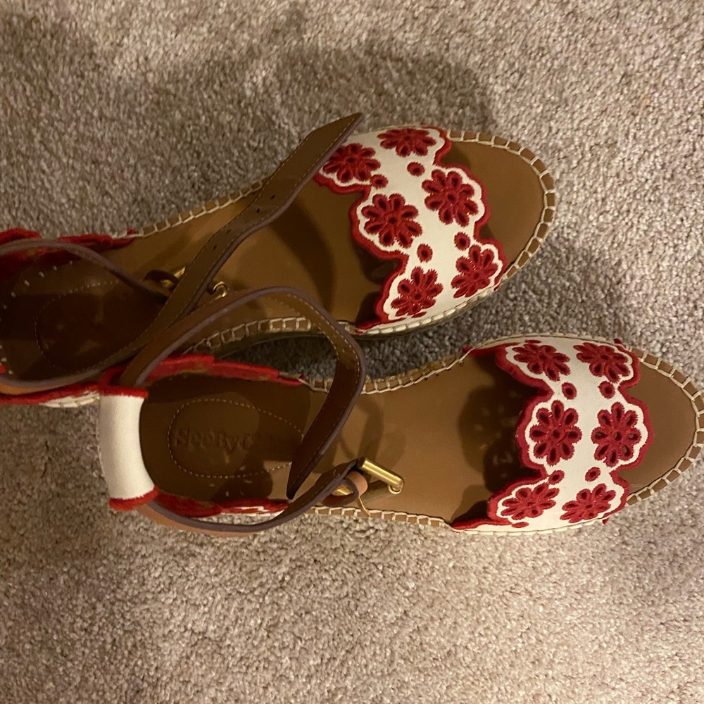 Chloe’s sandals size 7. Never worn.
